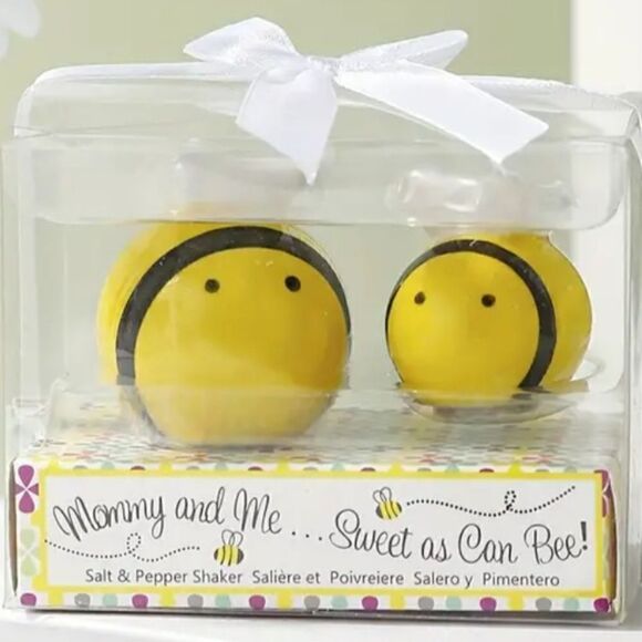 Mini Bumble Bee Salt and Pepper Shakers - Picture 1 of 4
